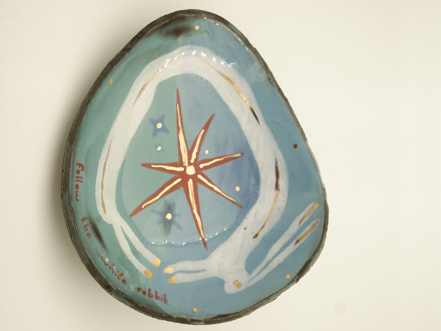 Follow the White Rabbit No. 2 Stoneware Tabak