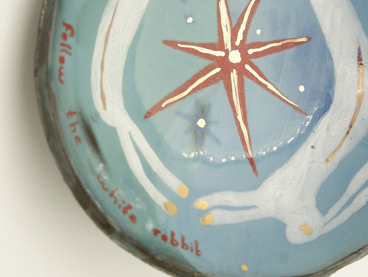 Follow the White Rabbit No. 2 Stoneware Tabak