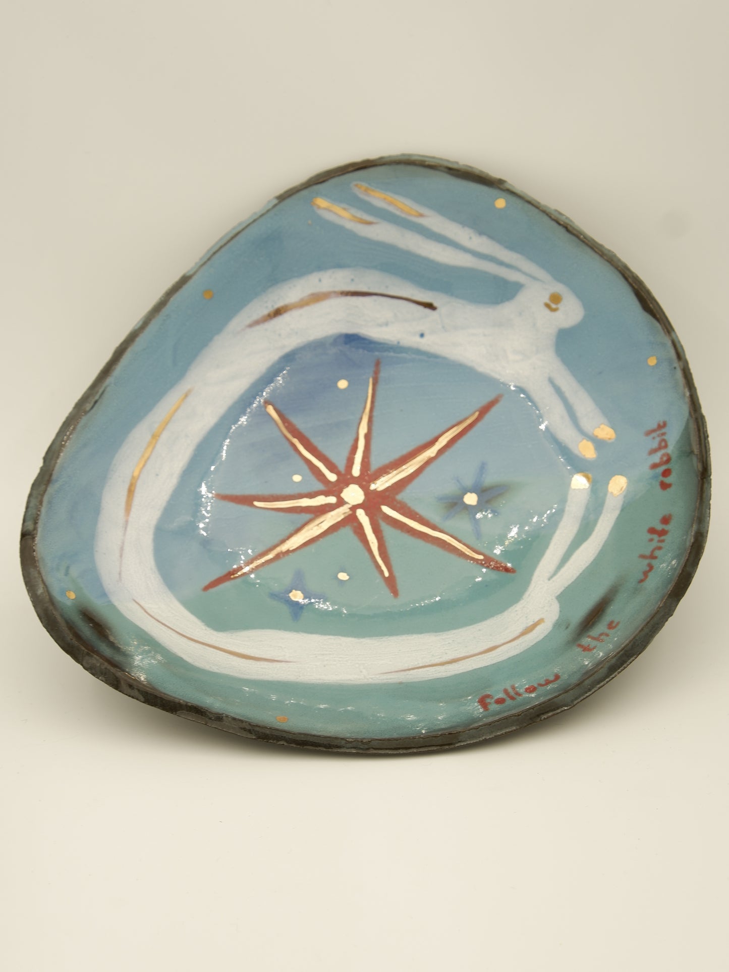 Follow the White Rabbit No. 2 Stoneware Tabak